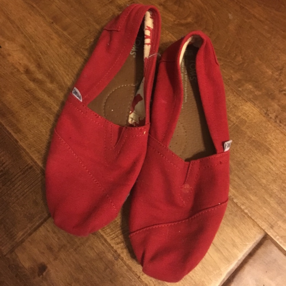 Red TOMs size 9